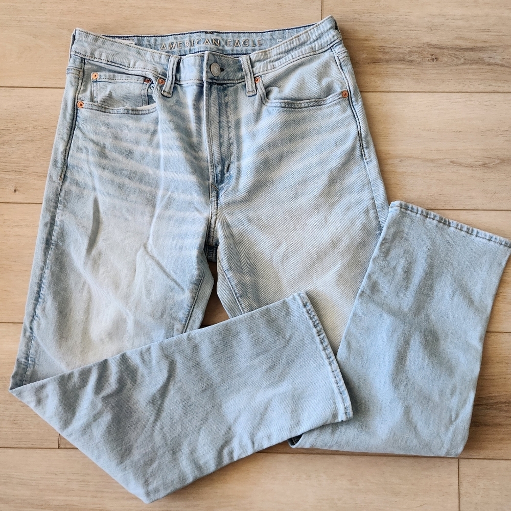 American Eagle AirFlex+ Athletic Straight Jean Mens Size 33x32 Light Wash Denim - Picture 3 of 8